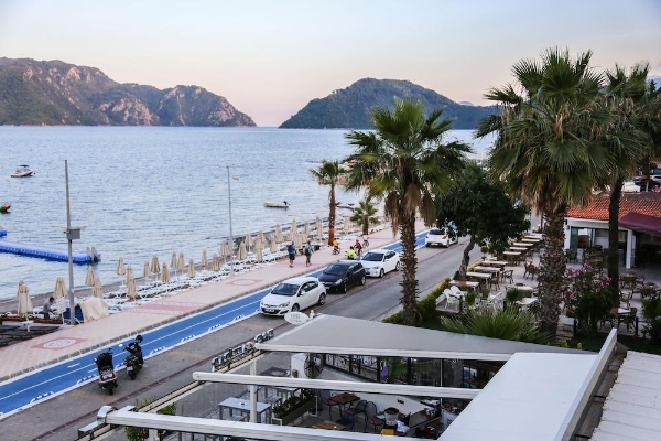 B&B Yüzbasi Beach Hotel